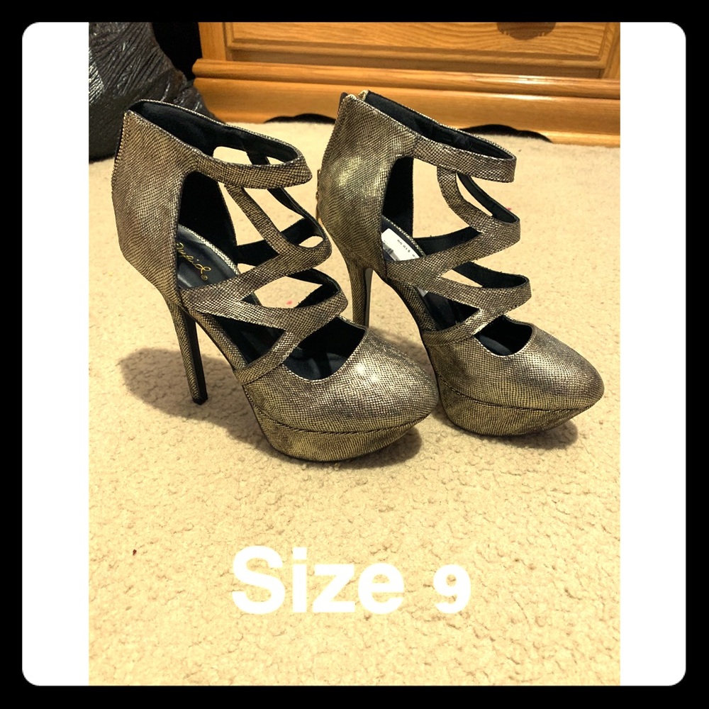 Gold Qupid Heels